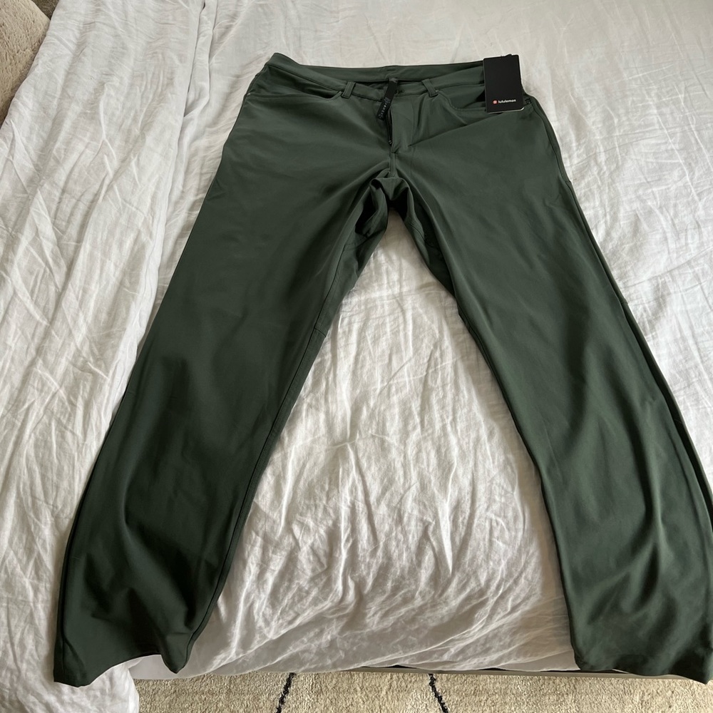 Lululemon Classic ABC Pant - new with tags - 35 waist, 34 length